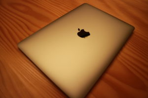 Macbook斜めから
