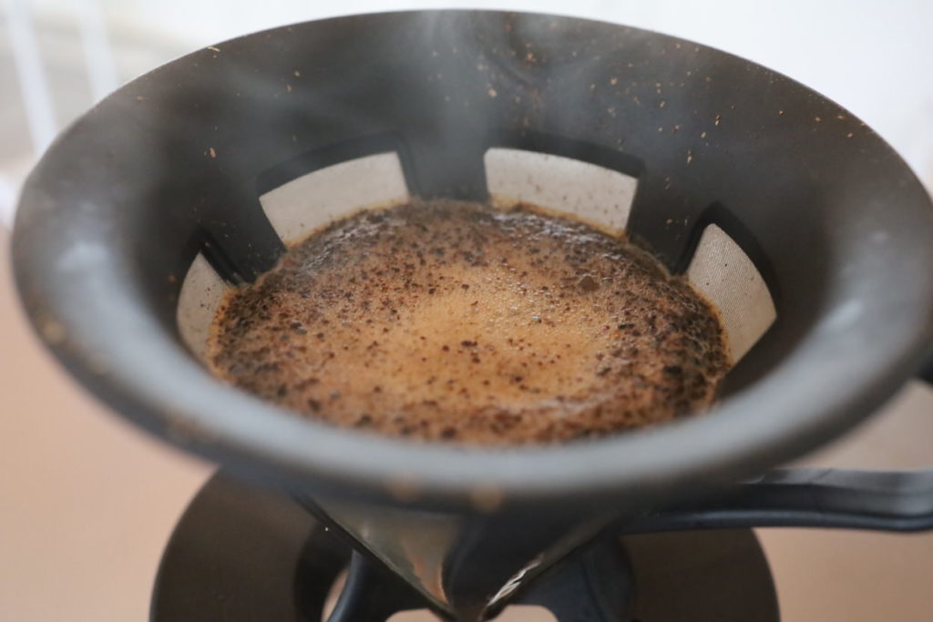 【手動で5分→7秒】Amazonで電動コーヒーミル購入レビュー【HadinEEon CG8316】 もとログ