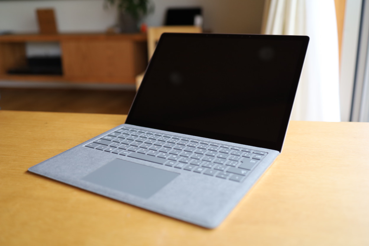 【Surface Laptop3 13.5インチ レビュー】Microsoftの誇る薄型軽量ノートPCの決定版！ | もとログ